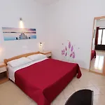 Room And Apartment Lea