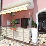 Room And Apartment Lea